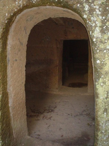 etruscan tomb1